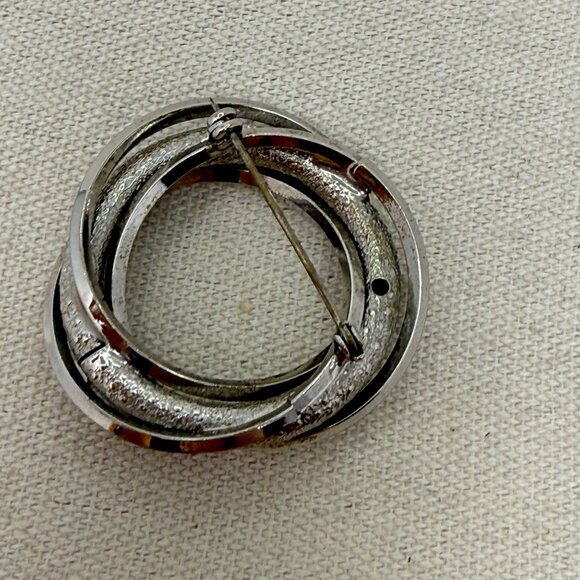 Vintage Open Twisted Circle Brooch Silver-Tone Faux Pearl Mid-Century Classic‎ - Picture 9 of 10
